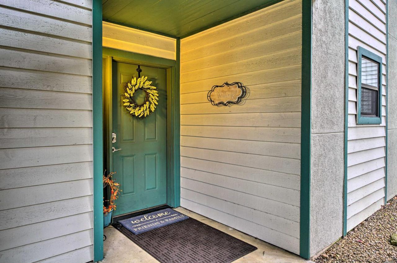Condo Amidst Branson Action With Pool Access And Golf! Exterior photo