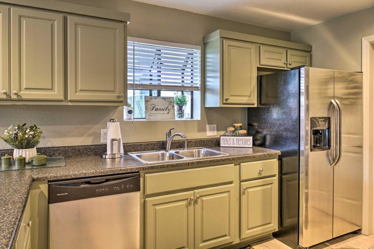Condo Amidst Branson Action With Pool Access And Golf! Exterior photo