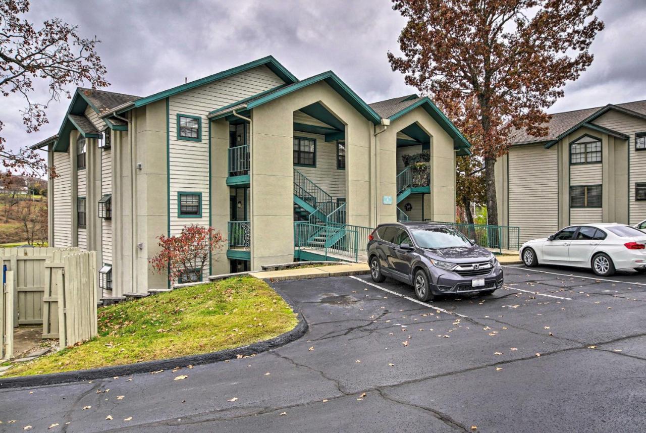 Condo Amidst Branson Action With Pool Access And Golf! Exterior photo