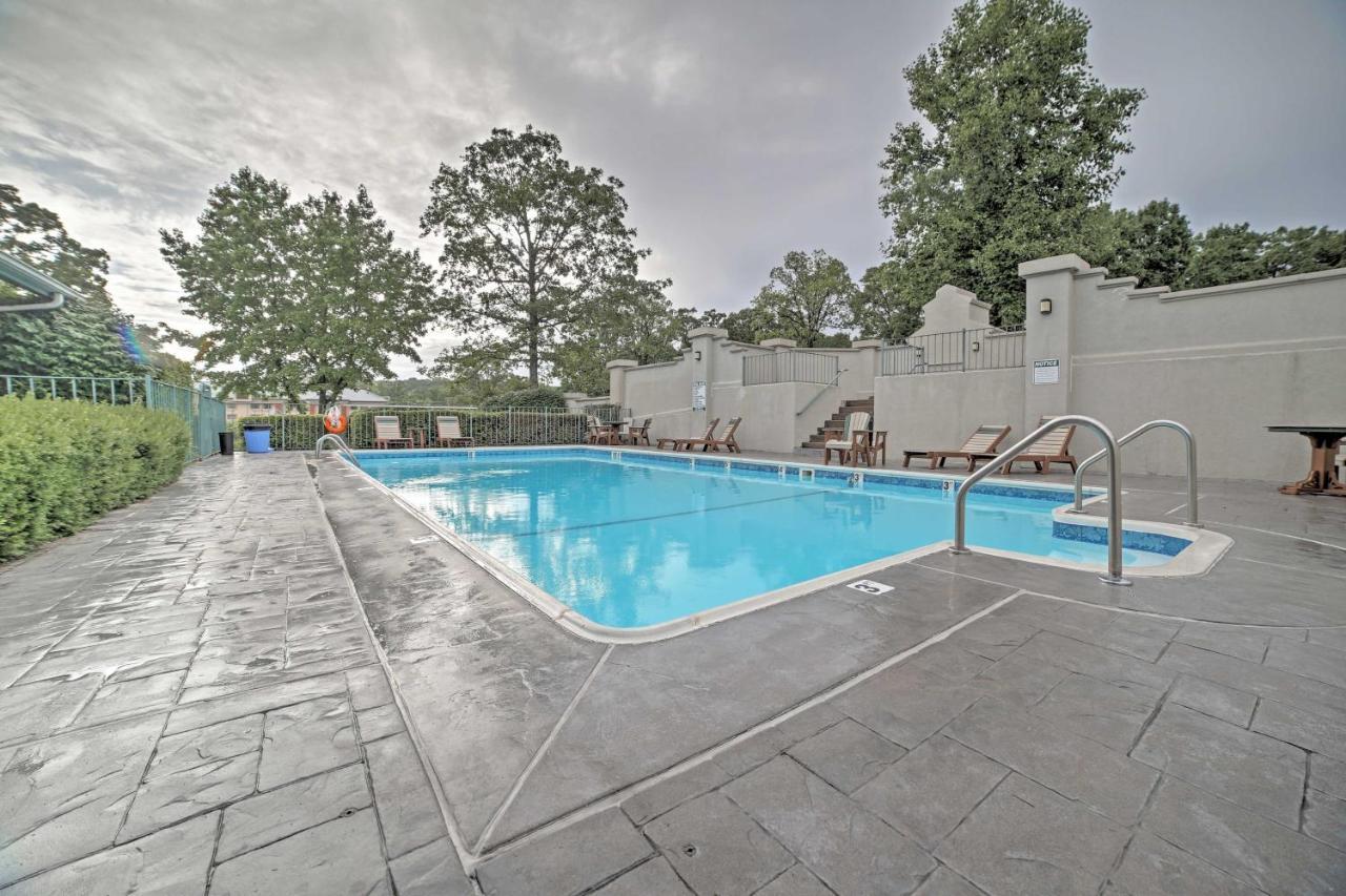 Condo Amidst Branson Action With Pool Access And Golf! Exterior photo