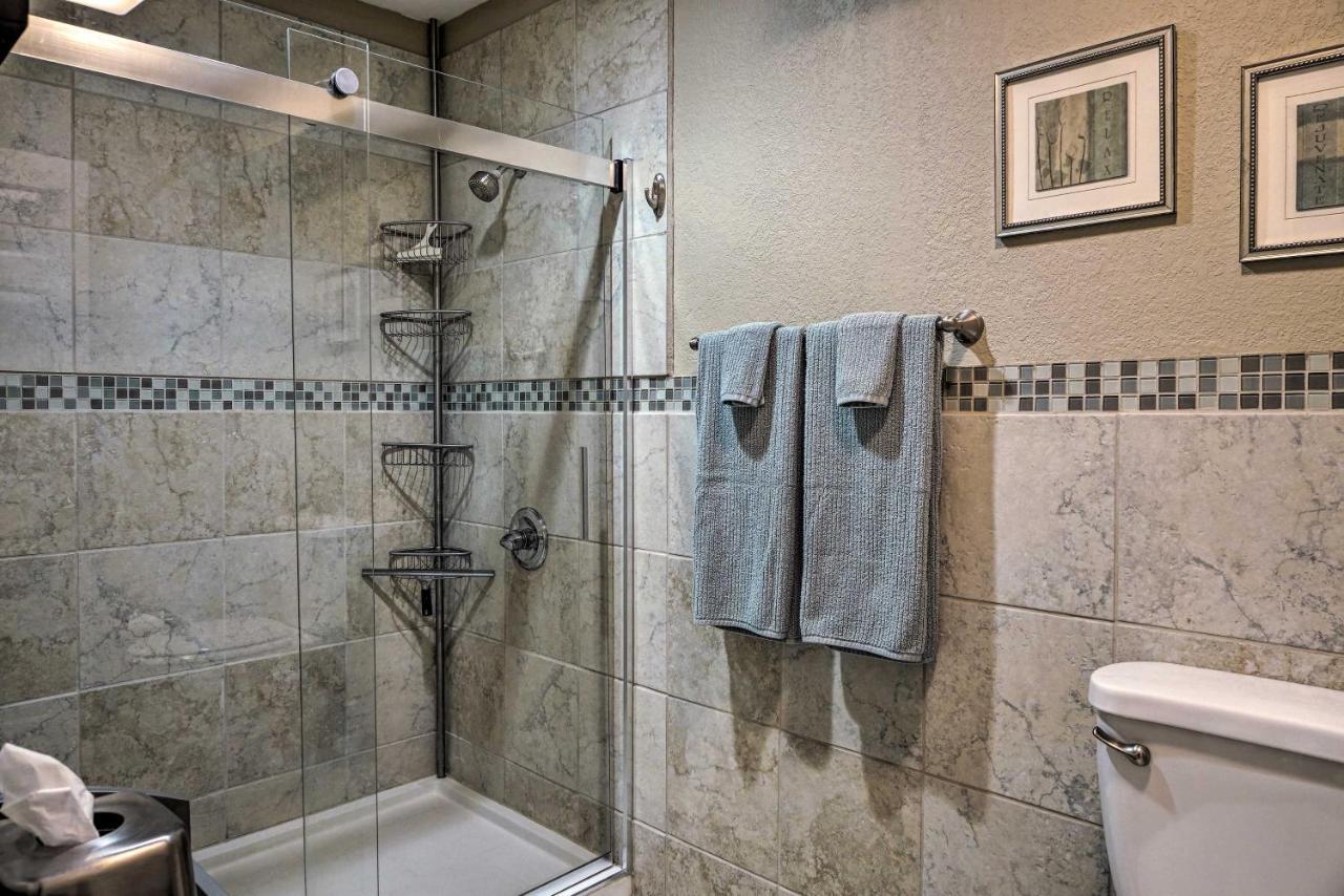 Condo Amidst Branson Action With Pool Access And Golf! Exterior photo