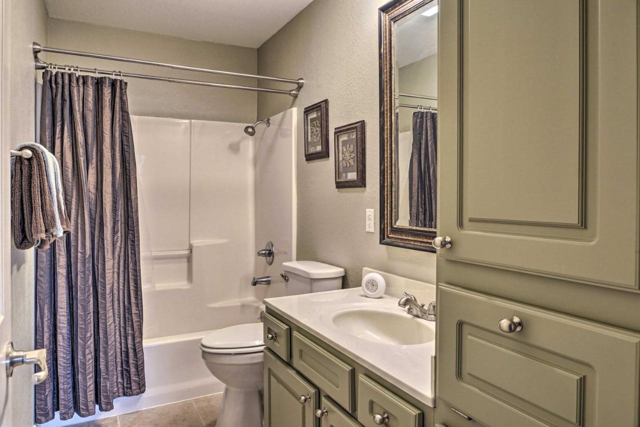 Condo Amidst Branson Action With Pool Access And Golf! Exterior photo